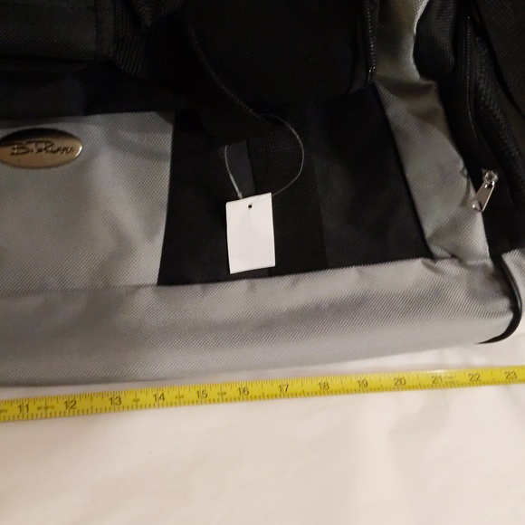 NWT Bella Russo 2 piece duffle bag - Picture 7 of 9